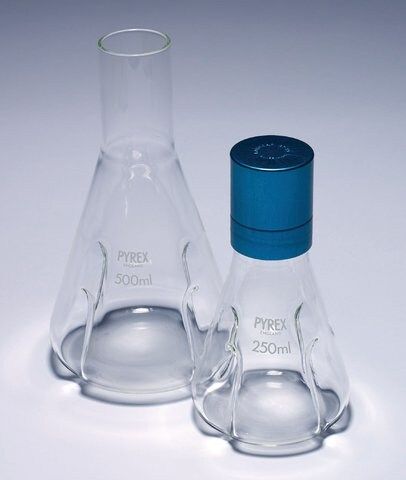 Pyrex<sup>?</sup> Culture flask, baffled, delong neck,